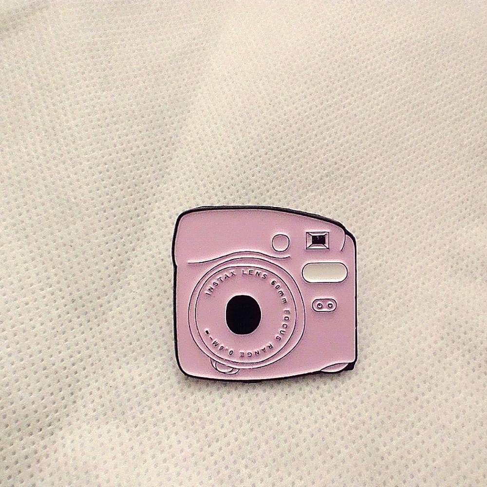 🧁 3/$30 Old School Camera Enamel Pin NEW